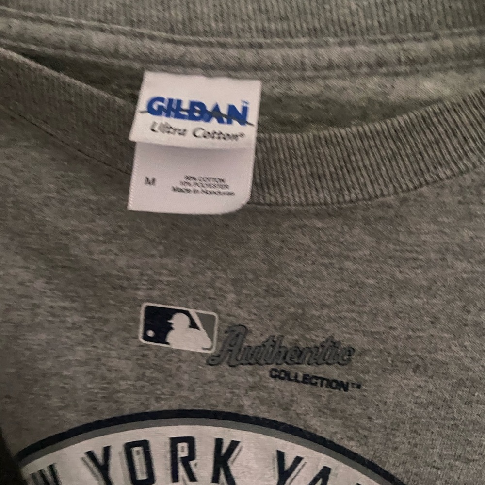 Yankees World Series Champion Shirt (Bin A) - Picture 2 of 2